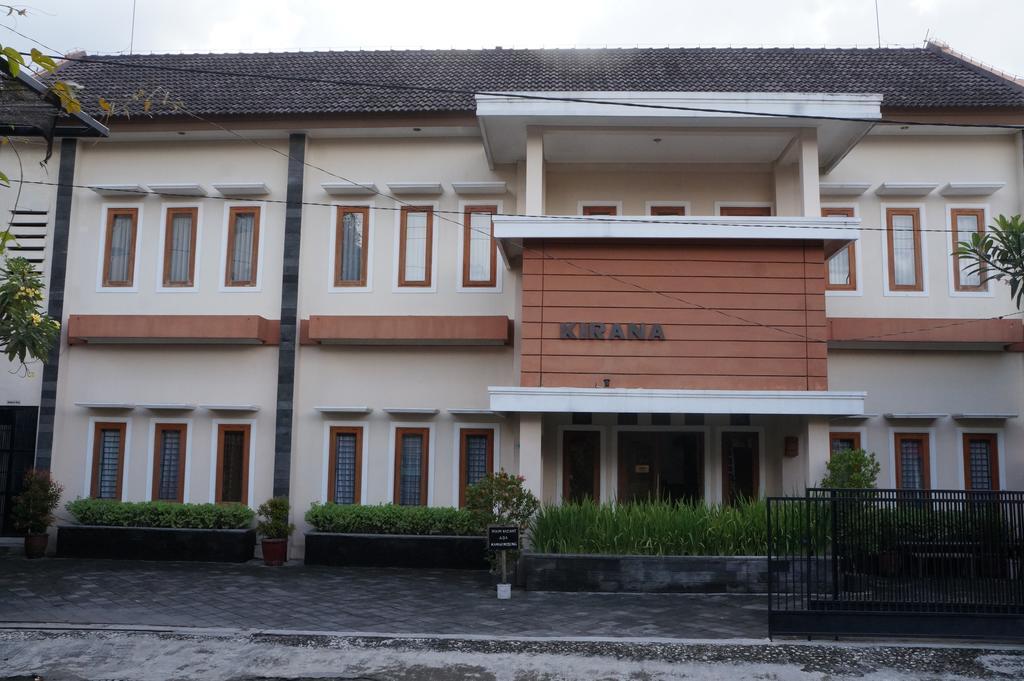 Hotel Kirana Джокьякарта Экстерьер фото